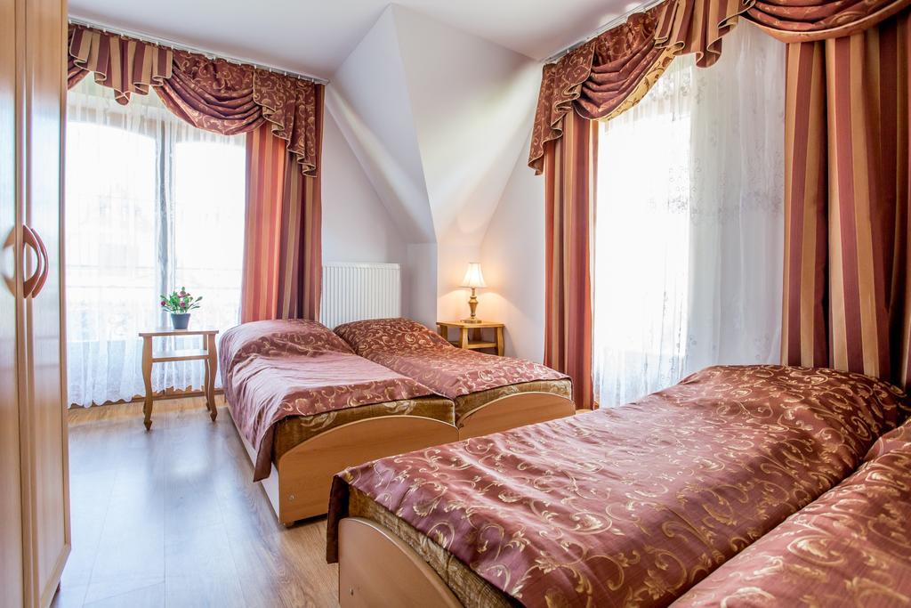 Pod Modrzewiami Hotel Zakopane Kamer foto