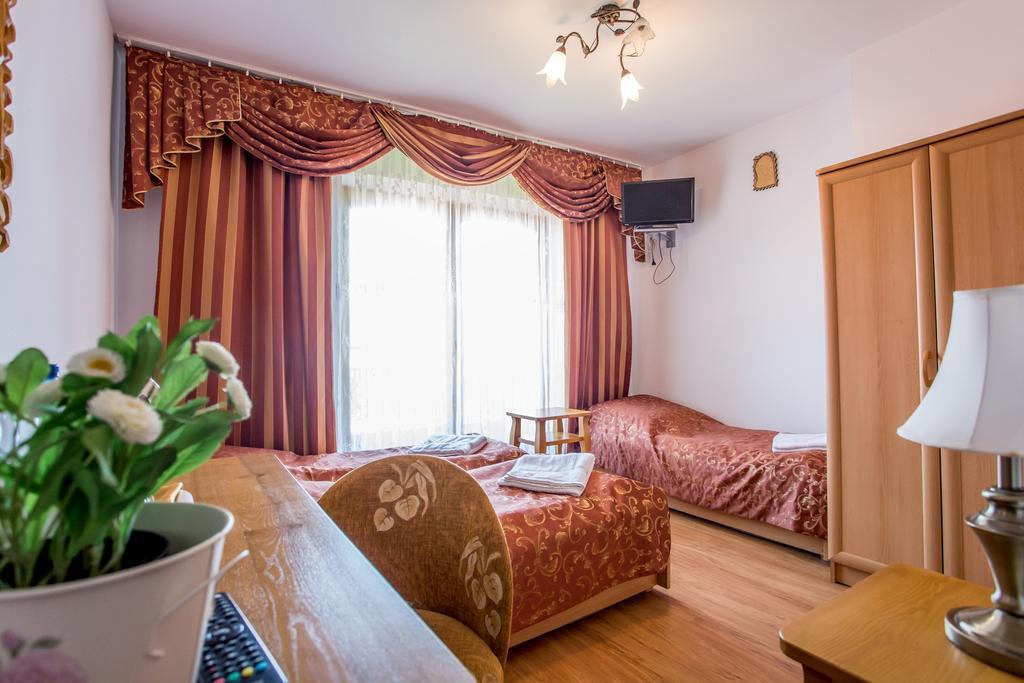 Pod Modrzewiami Hotel Zakopane Kamer foto