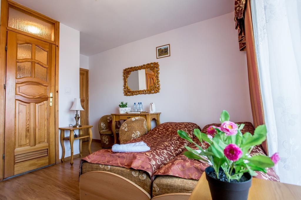 Pod Modrzewiami Hotel Zakopane Kamer foto