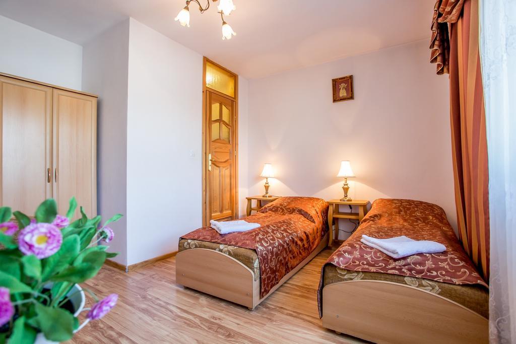 Pod Modrzewiami Hotel Zakopane Kamer foto